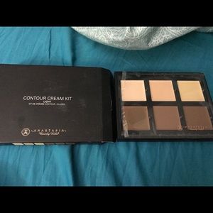 Anastasia Beverly Hills cream contour palette